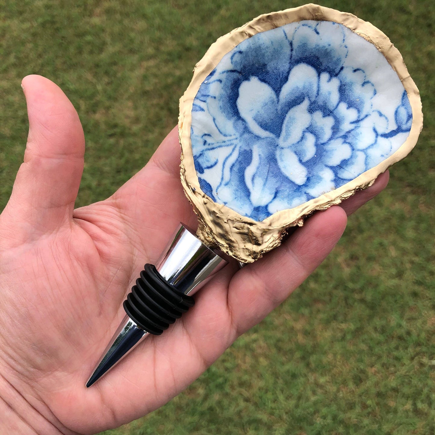 Oyster Wine Stopper--Blue And White Chinoiserie