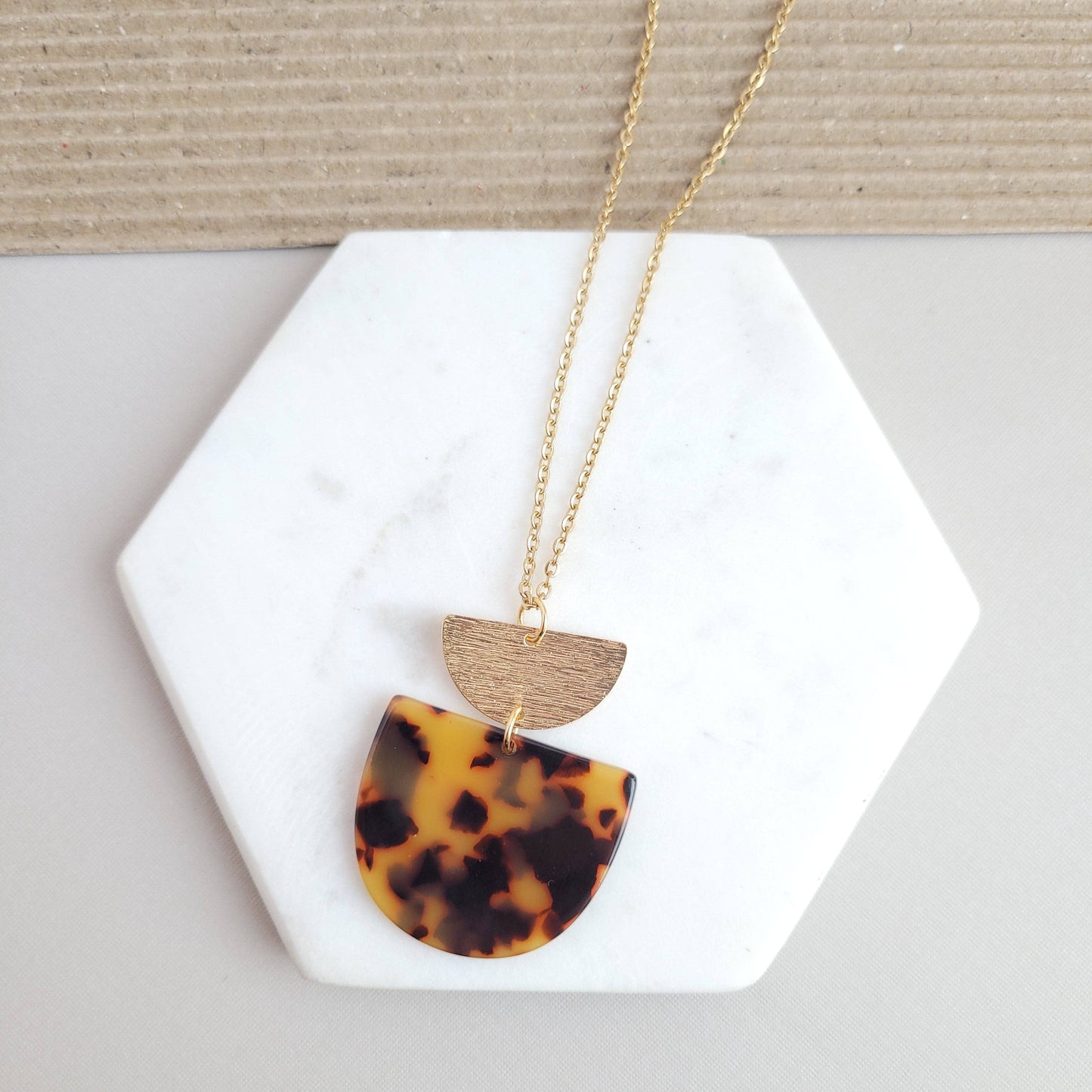 Harper Necklace - Tortoise