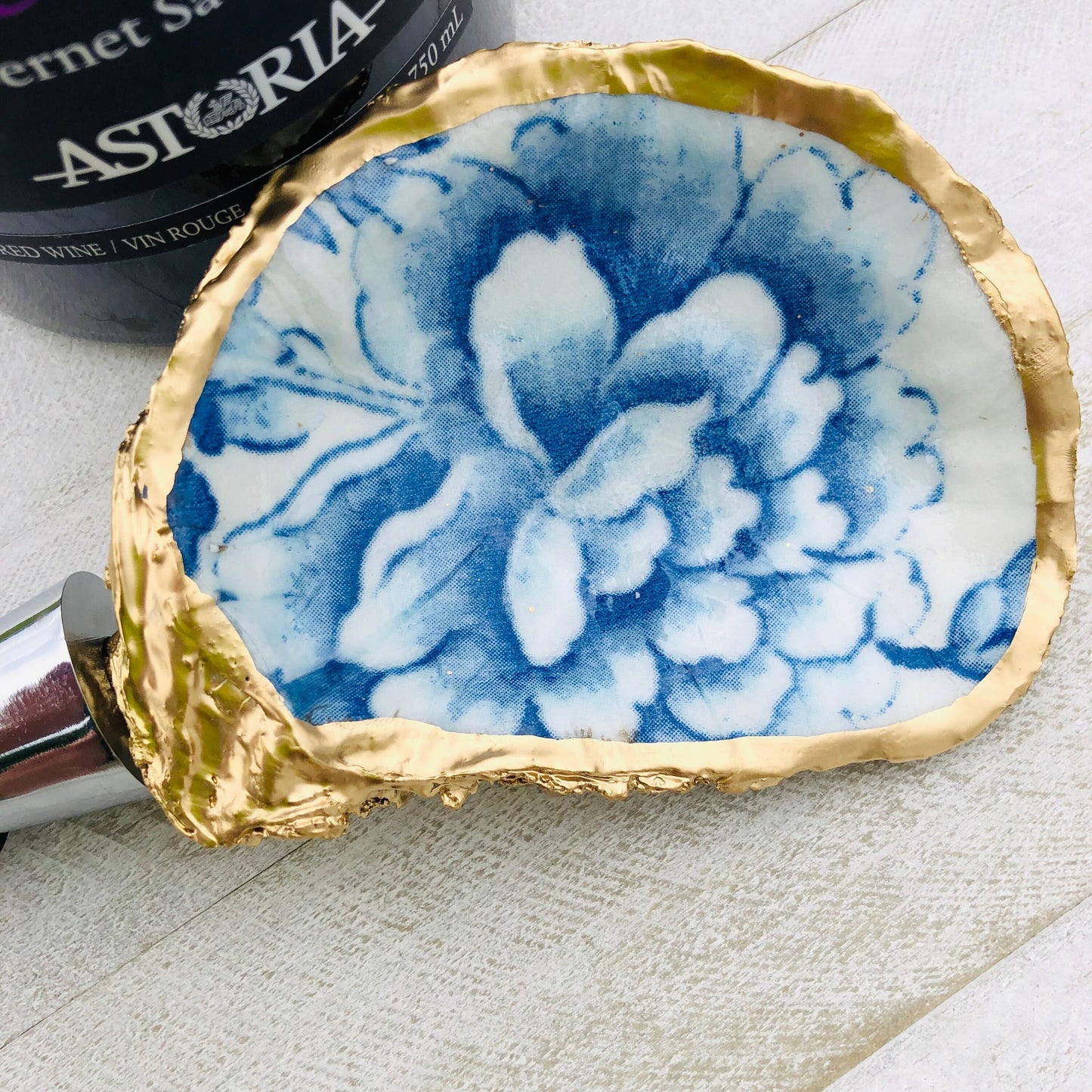 Oyster Wine Stopper--Blue And White Chinoiserie