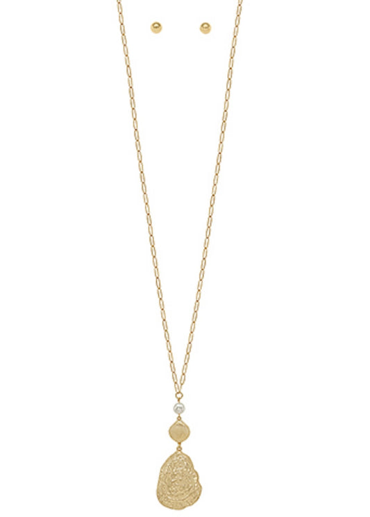 Oyster Pendant Necklace