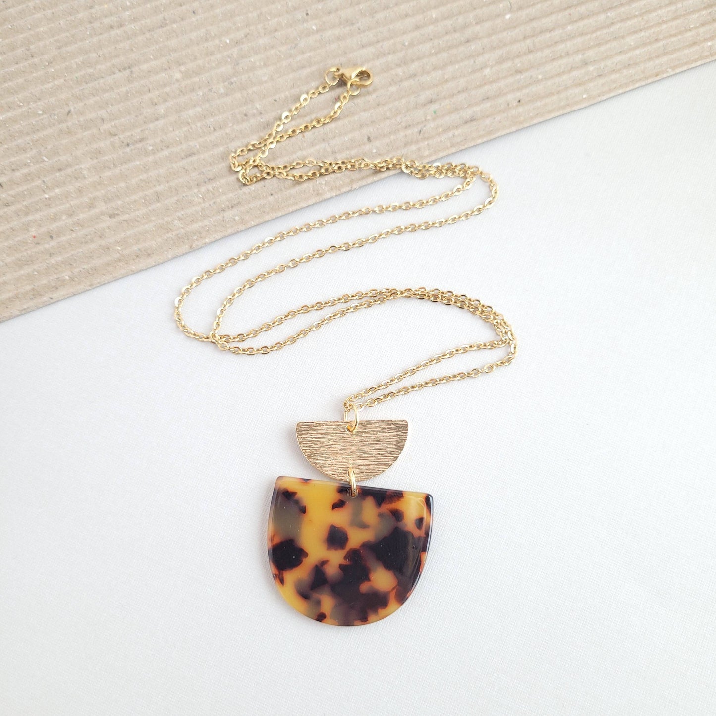 Harper Necklace - Tortoise