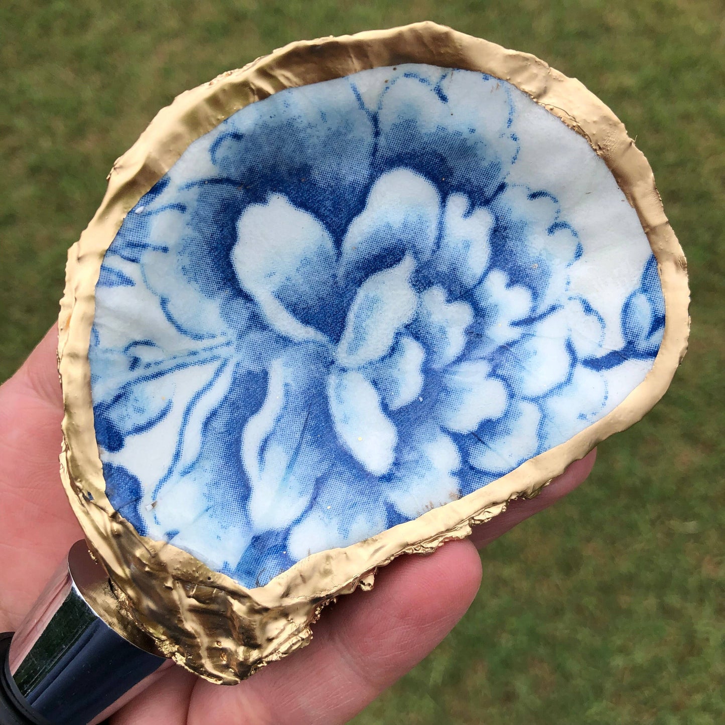 Oyster Wine Stopper--Blue And White Chinoiserie