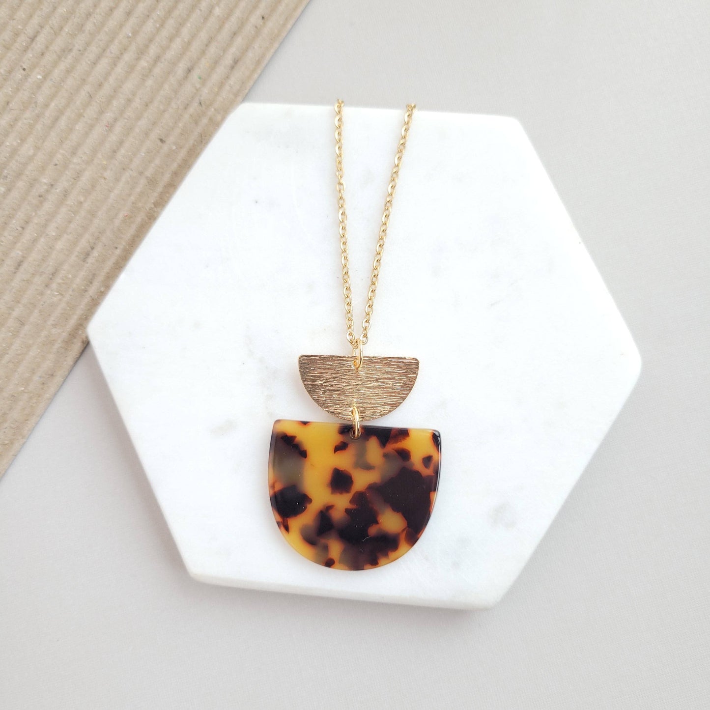 Harper Necklace - Tortoise
