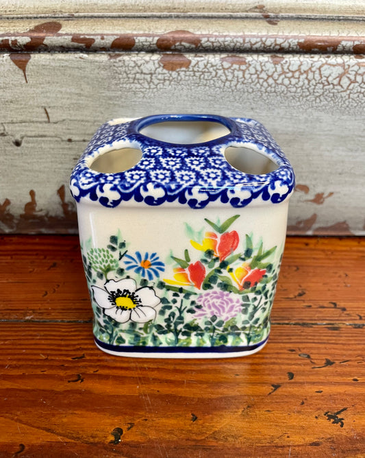 Kalich Toothbrush Holder