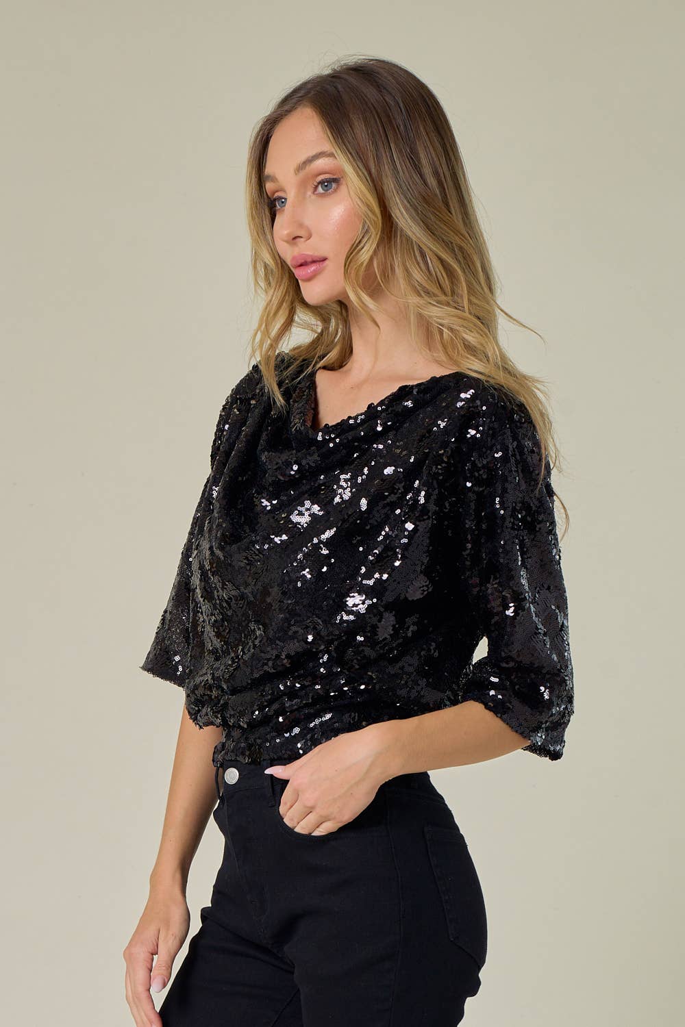 BLACK DROP SHOULDER HOLIDAY SEQUIN TOP