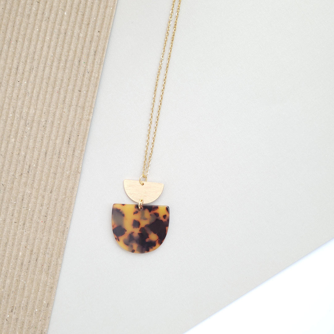 Harper Necklace - Tortoise