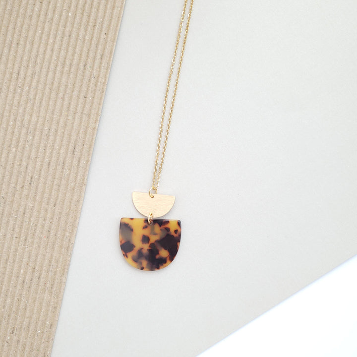 Harper Necklace - Tortoise