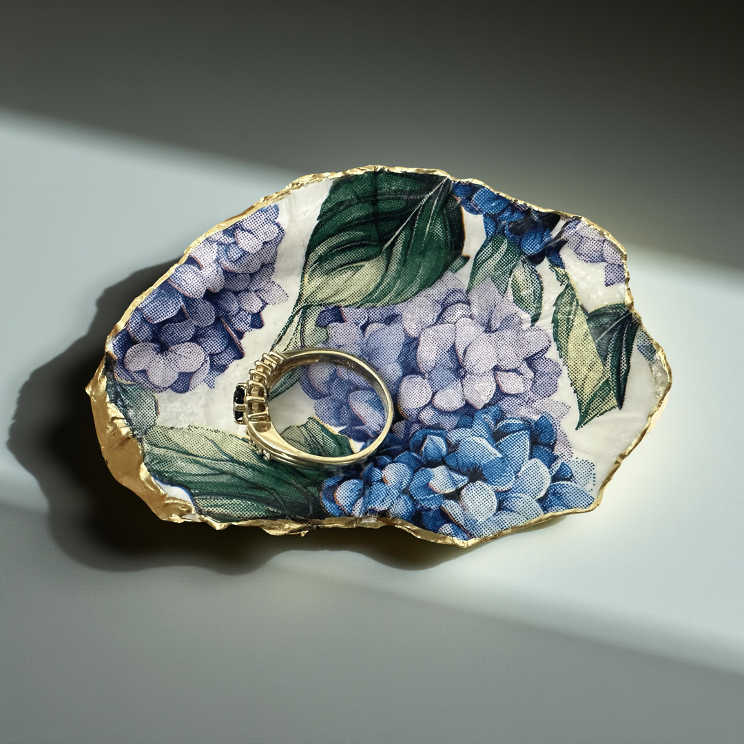 Hydrangea Harbor Ring Oyster Dish|Gold