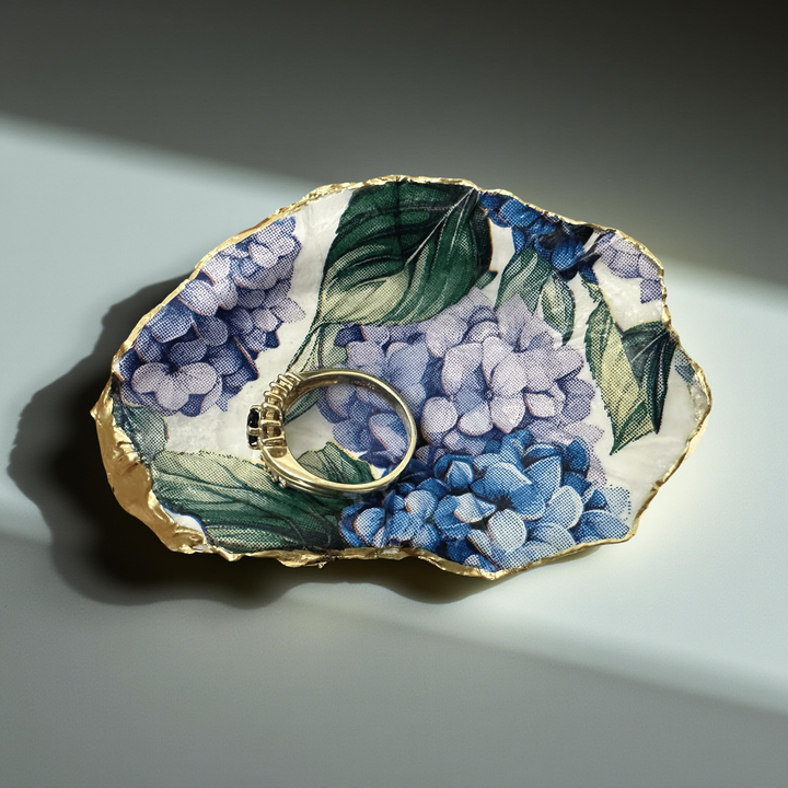 Hydrangea Harbor Ring Oyster Dish|Gold