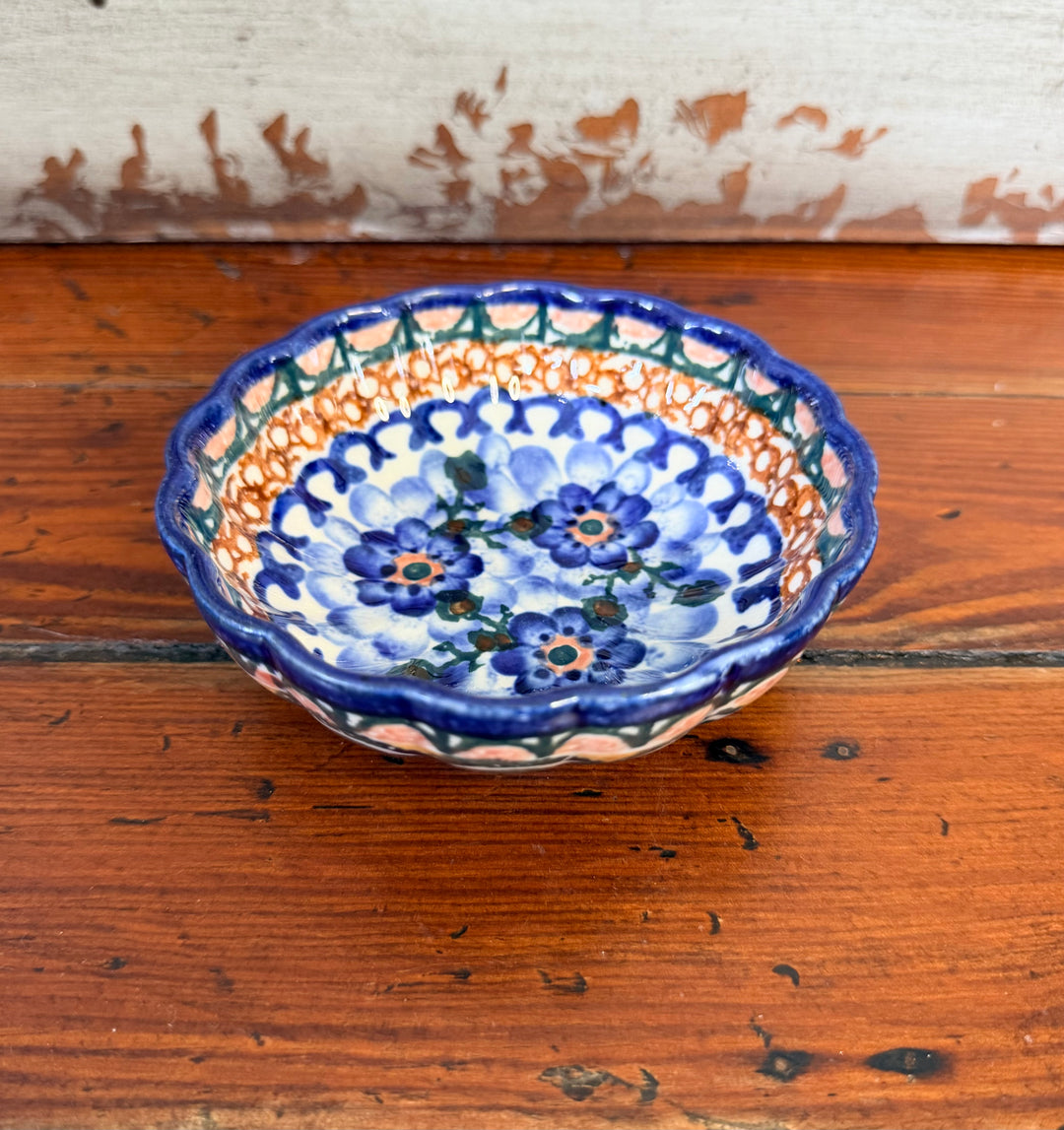 4.5” Scalloped Unikat Bowl