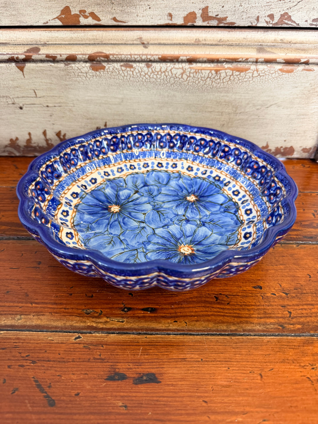 9” Scalloped Unikat Bowl