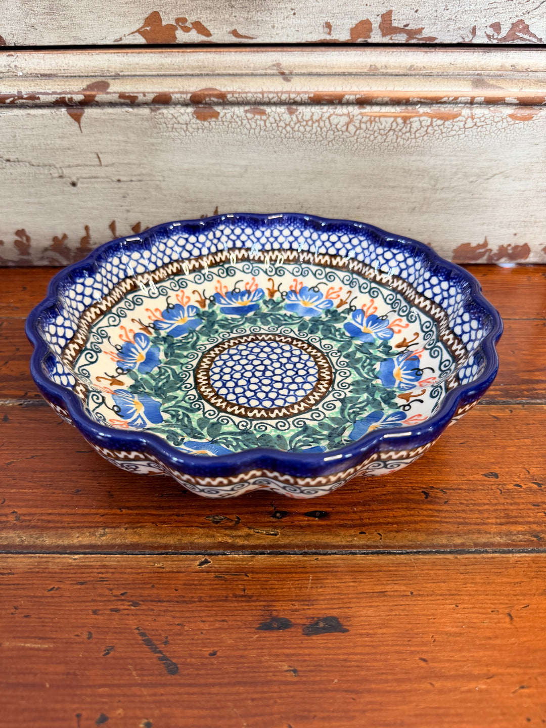9” Scalloped Unikat Bowl