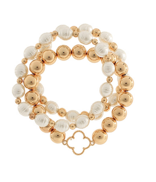 Gold/Pearls/Clover Bracelet