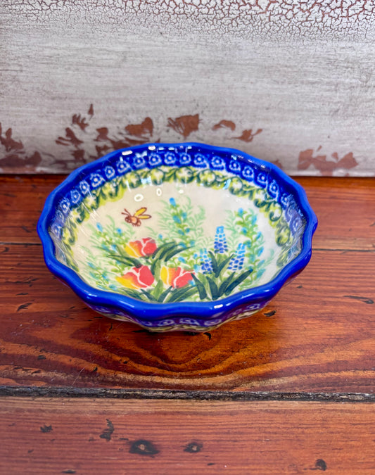 4.5”’Kalich Scalloped Bowl