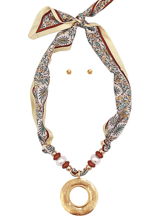 Hammered Circle Scarf Necklace
