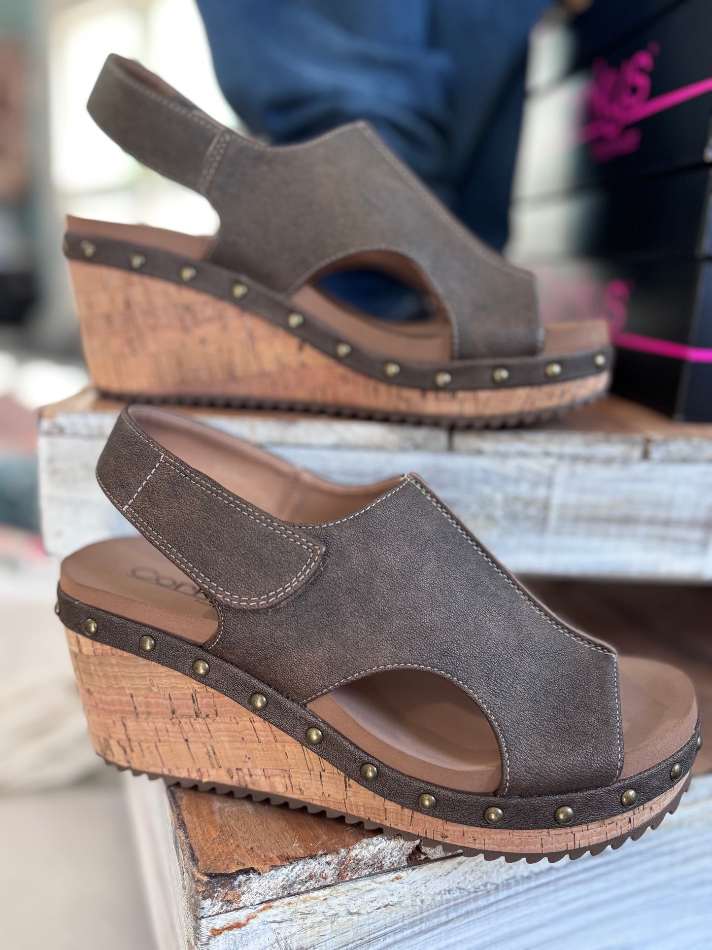 Corky’s For Keeps Wedge