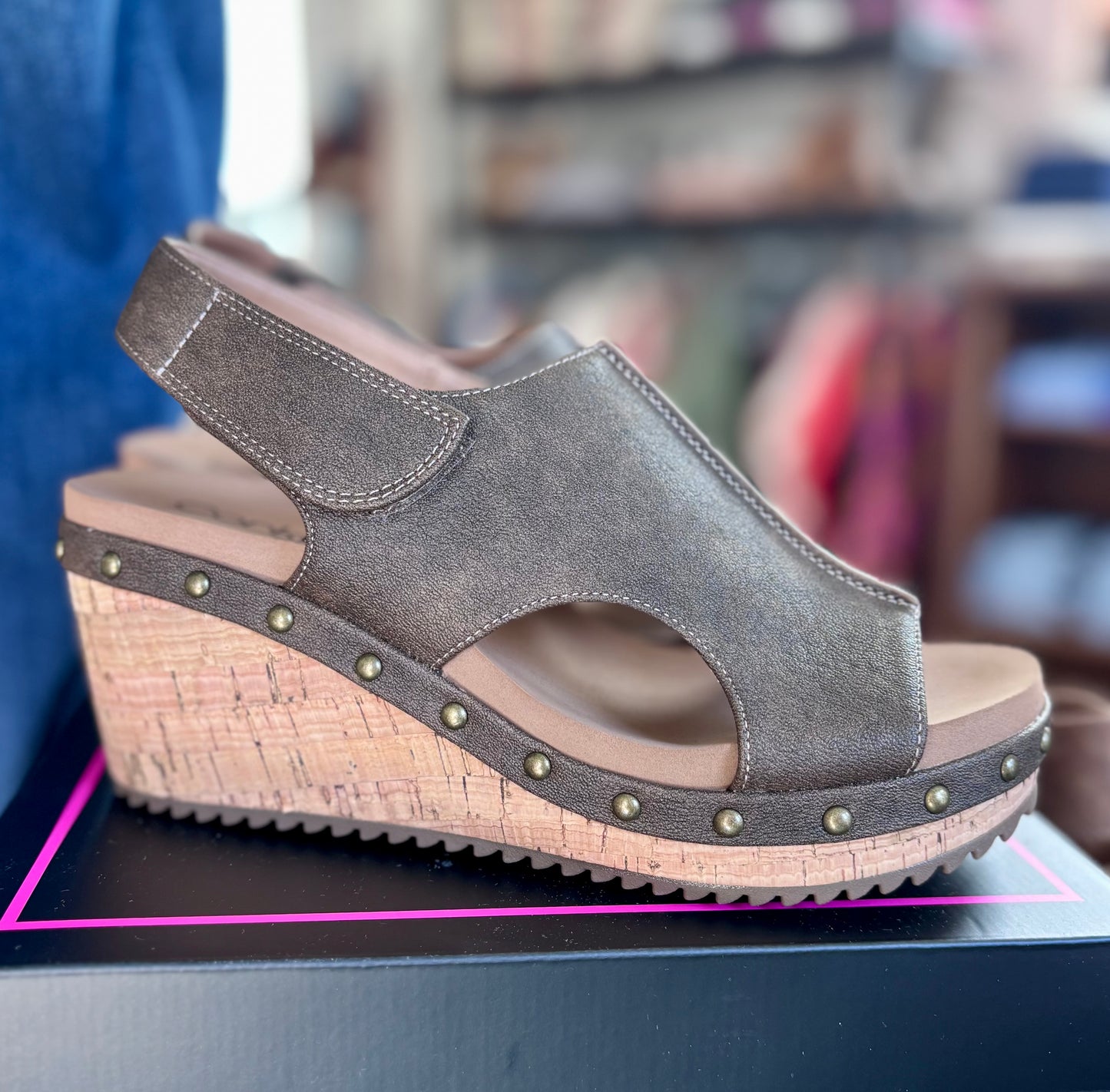 Corky’s For Keeps Wedge