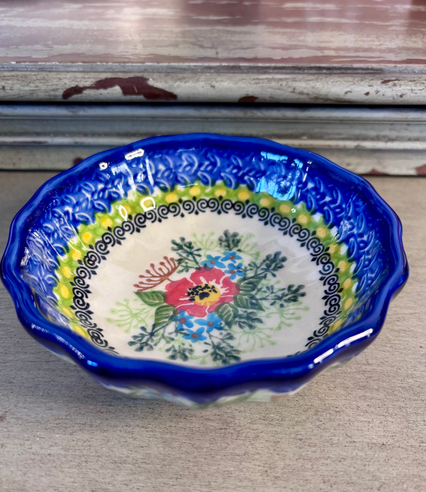 4.5” Scalloped Kalich Bowl