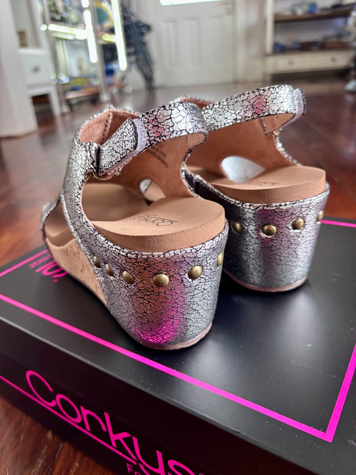 Corky’s Carley Silver Crackle