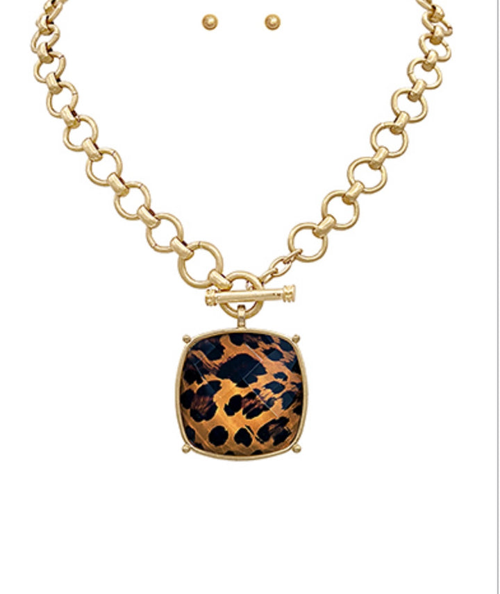 Faceted Square Pendant Necklace (2 options)