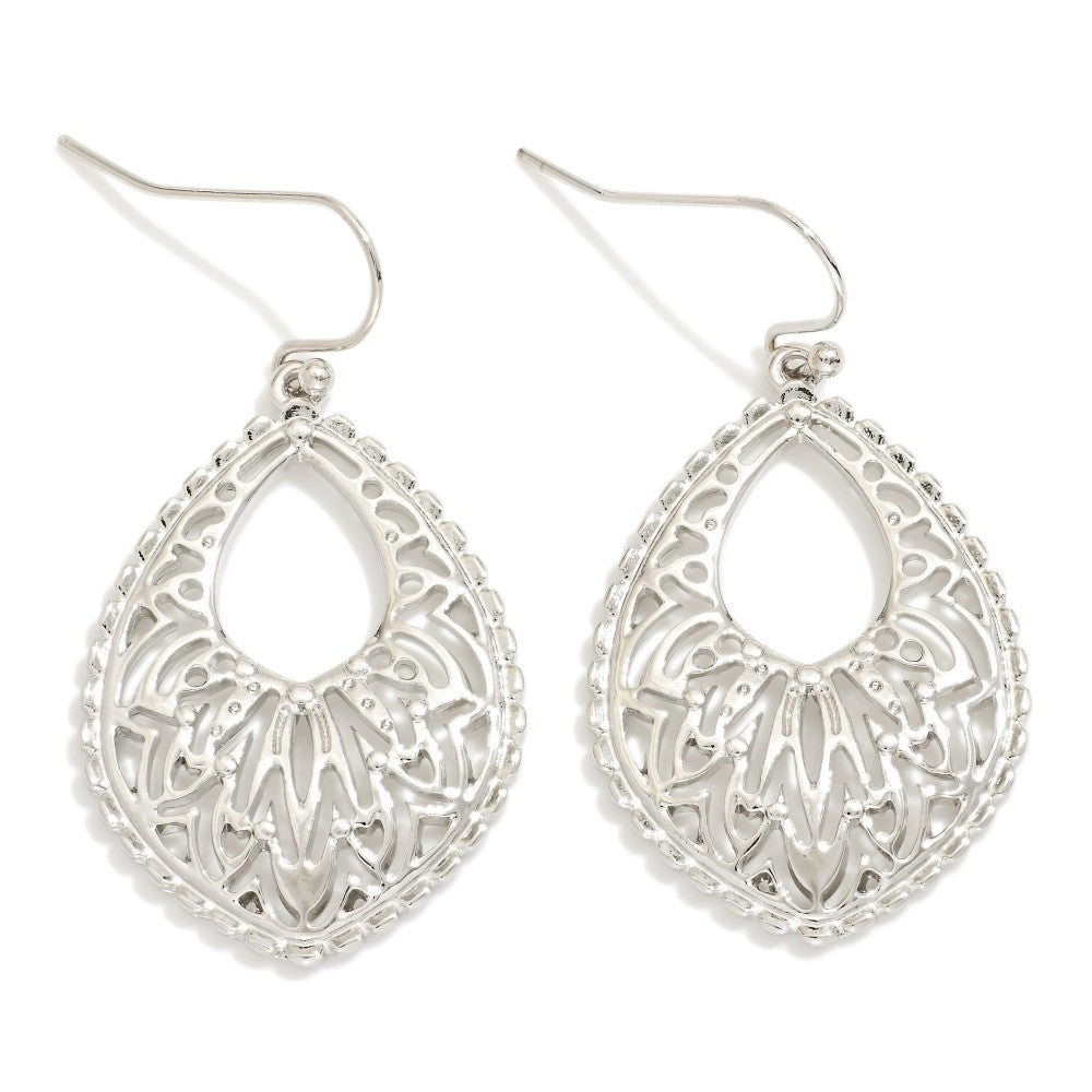 Cut-out Detail Earrings