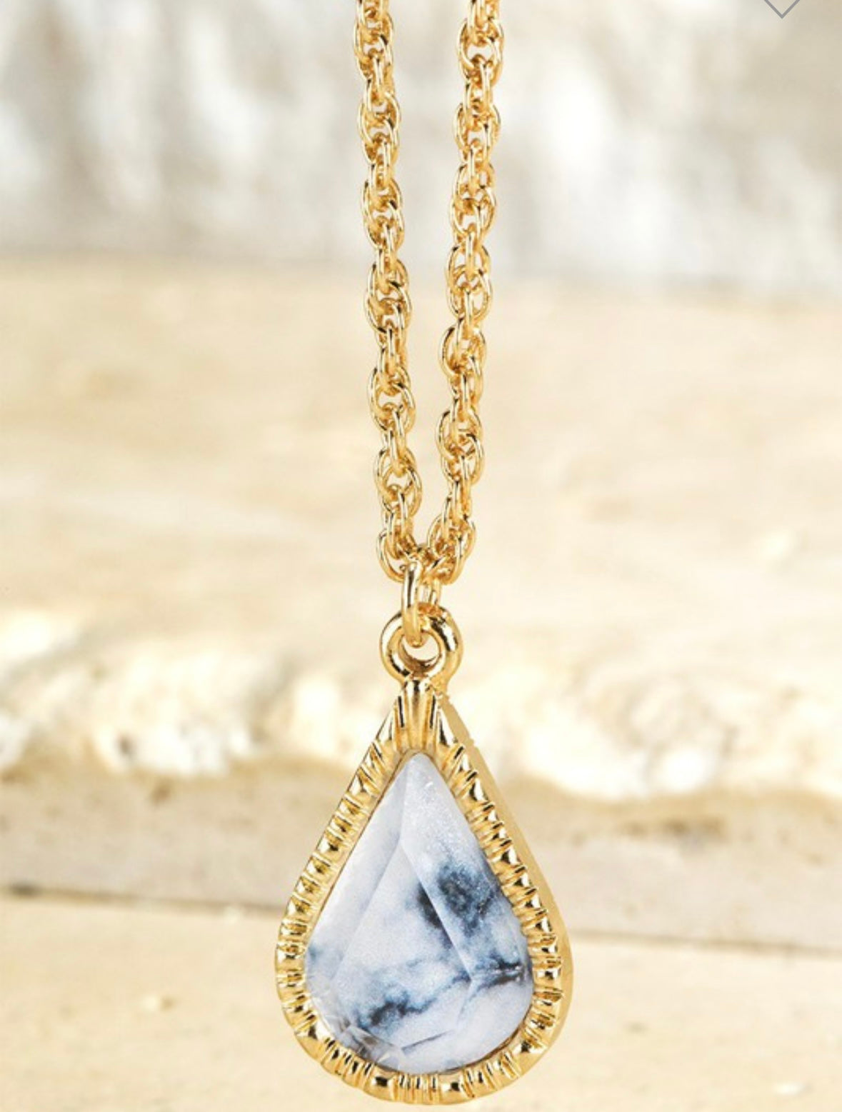 Faux Stone Pendant Necklace