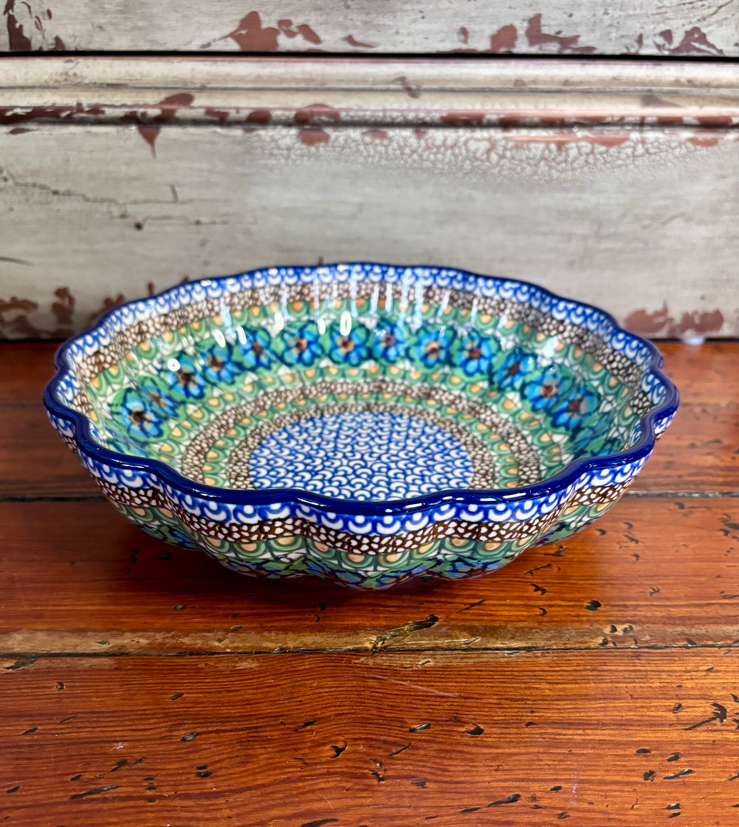 9” Fluted Bowl