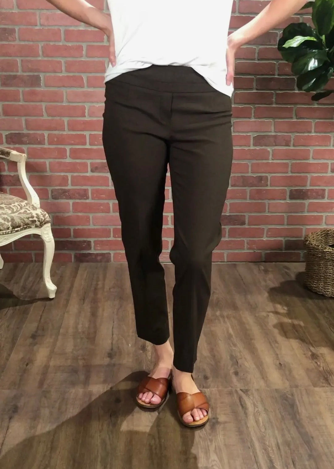 Pull-on Slim Ankle Pants