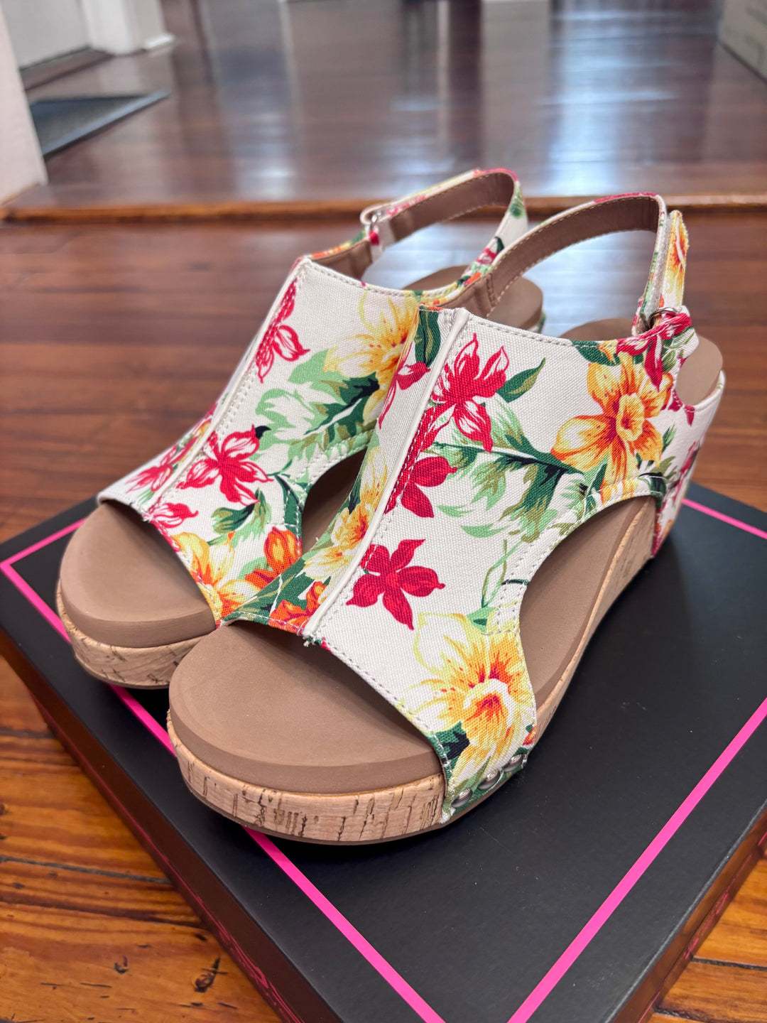 Corky’s White Floral Carley