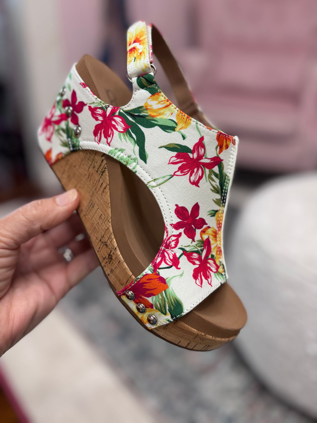 Corky’s White Floral Carley