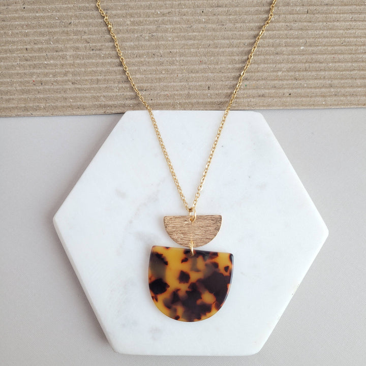 Harper Necklace - Tortoise