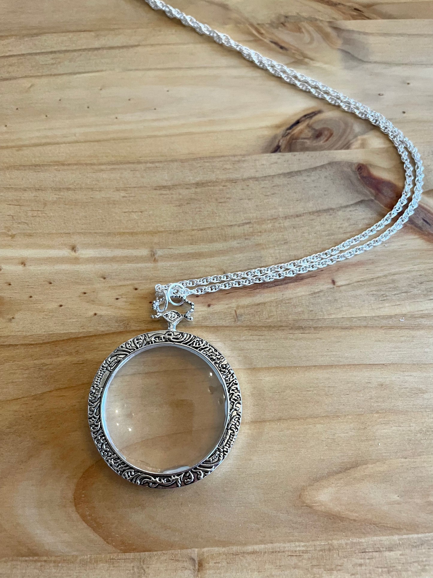 Magnifying Pendant Necklace
