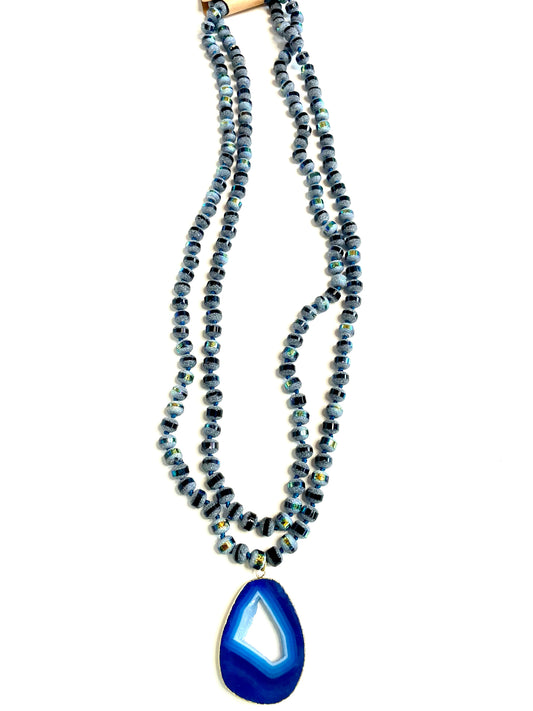 Knotted Bead Necklace with Agate Stone